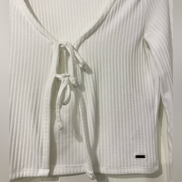 hollister tie long sleeve sweater/shirt - Picture 2 of 2